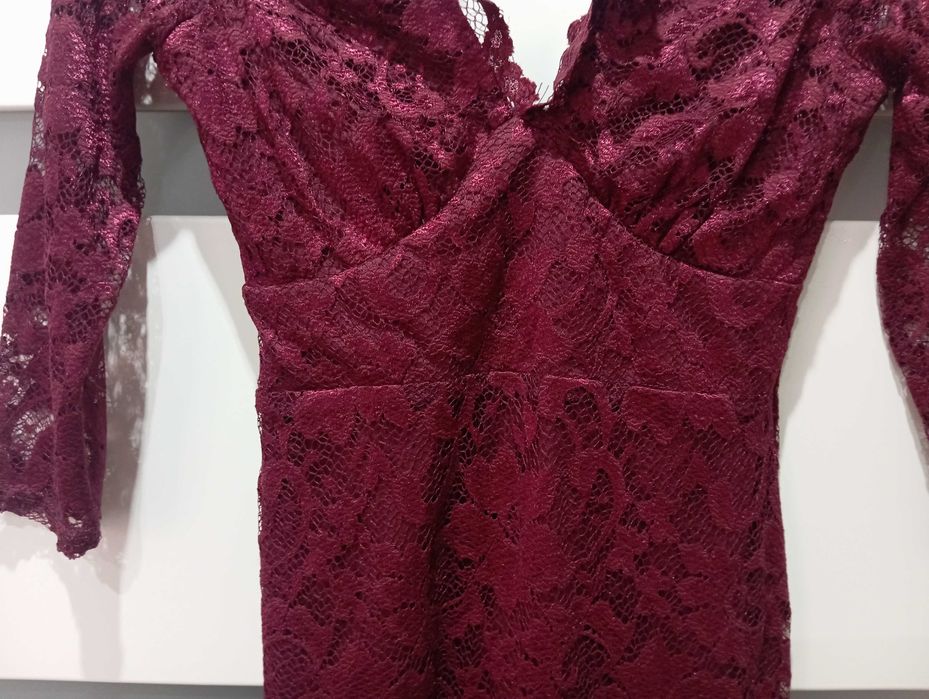 Elegancka bordowa burgundowa koronkowa sukienka S długi rękaw wesele