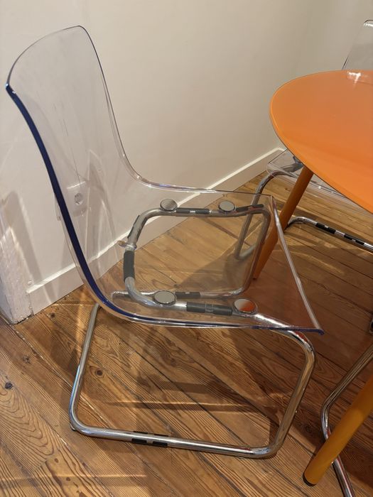 Mesa de jantar com 4 cadeiras