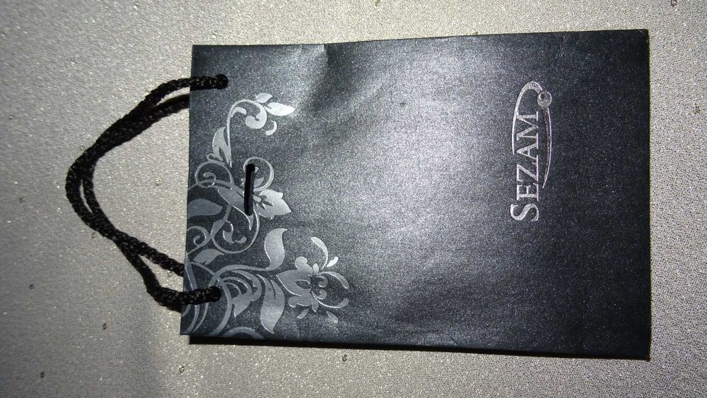 Sezam Pudełko na biżuterię i torebka prezentowa