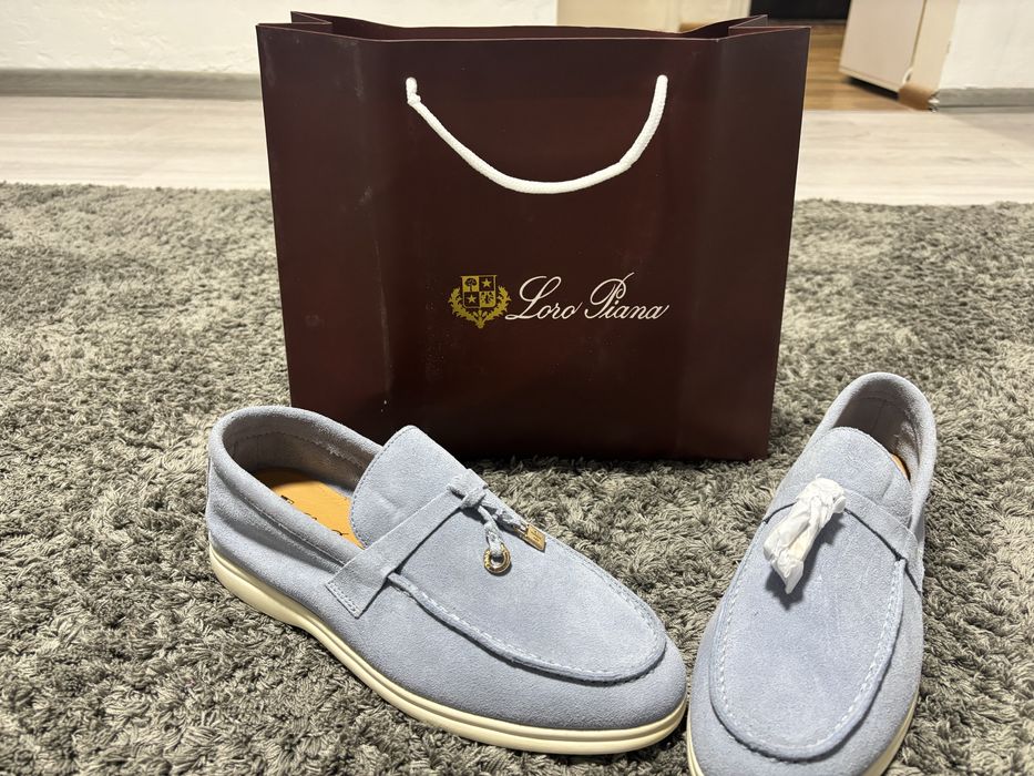 Lora Piano макасини