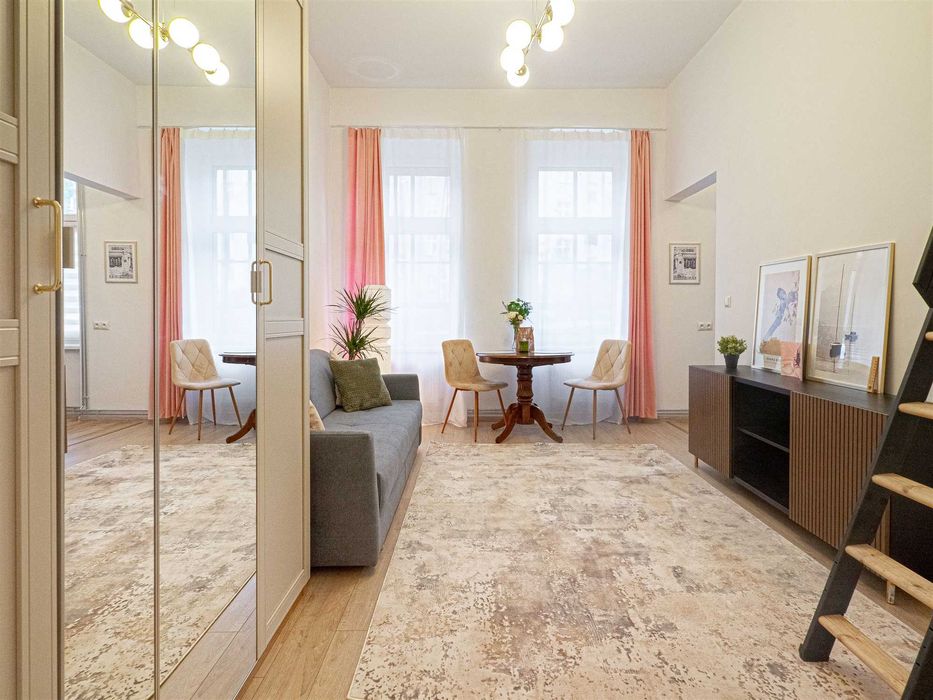 kawalerka z 2 pokoje, antresola, rolety, po remoncie, piwnica, wanna