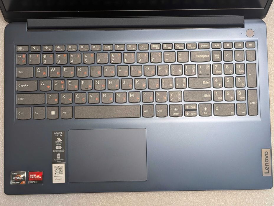 Lenovo Ideapad 1 15AMN7 15.6" FHD Ryzen 3 7320U 8GB RAM 256GB SSD