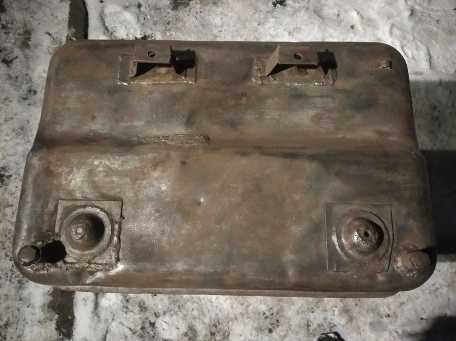 Бак паливний. Бензобак Газ, Зіл та ін.