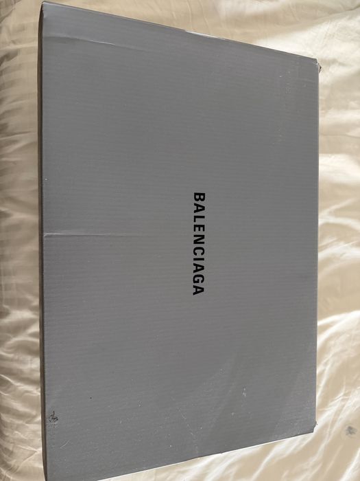Balenciaga tamanho 43