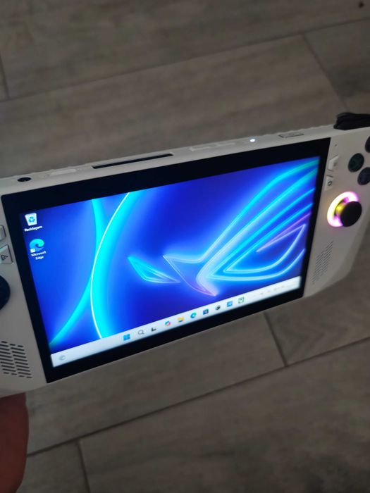 Consola Portátil ASUS Rog Ally (Z1 Extreme) 512GB 16GB Ram Windows 11