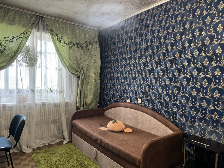 Здається трикімнатна квартира