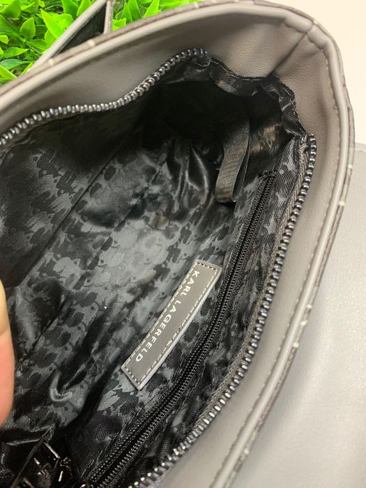 Сумка Karl Lagerfeld/месенджер
карл лагерфелд бананка/через плече