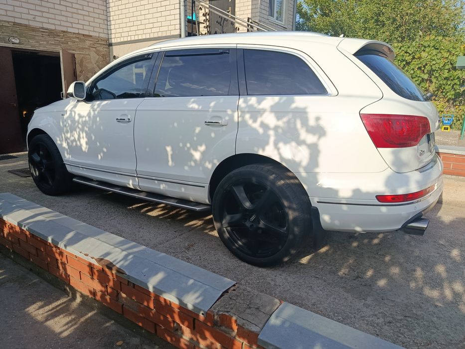 Продам Audi Q7 в отличном состоянии