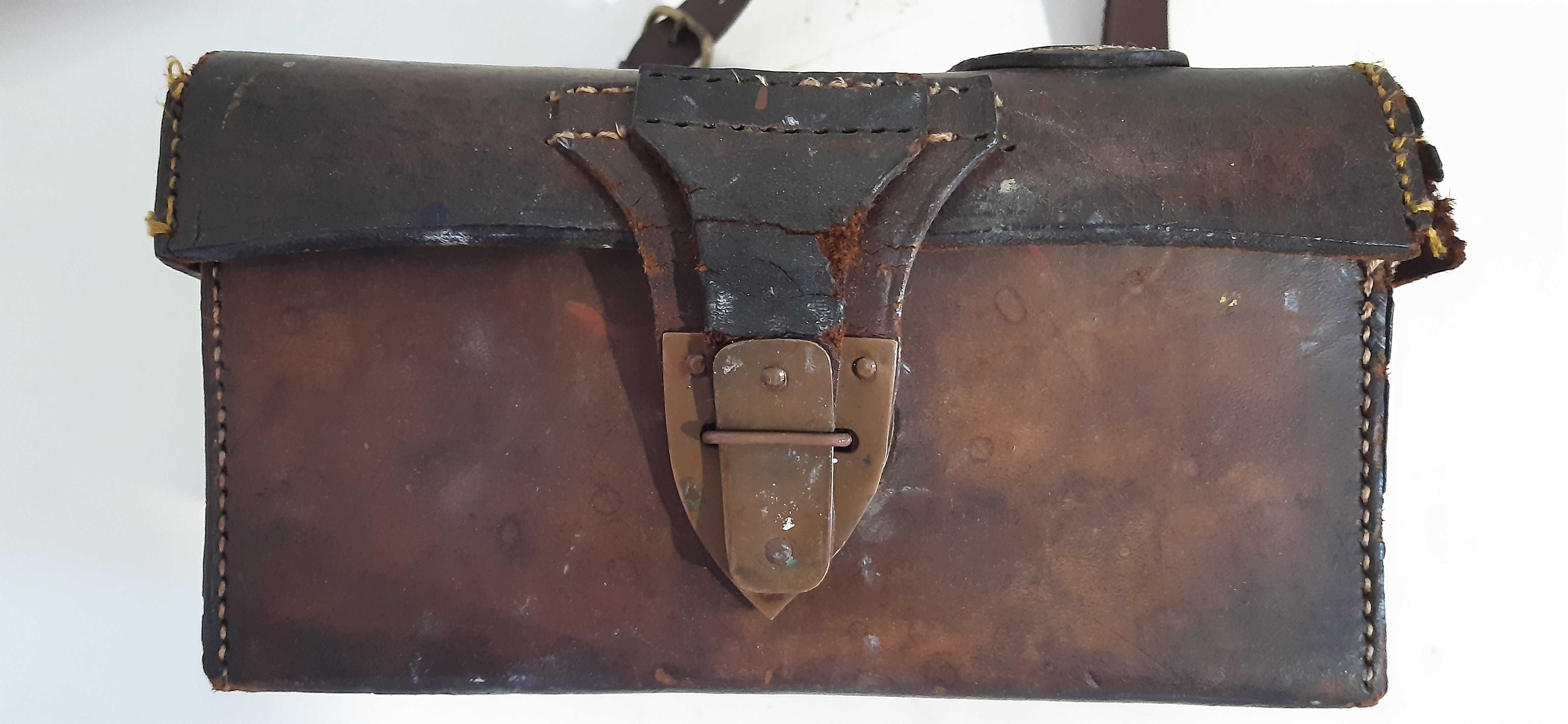 Bolsa Militar em Couro Antiga