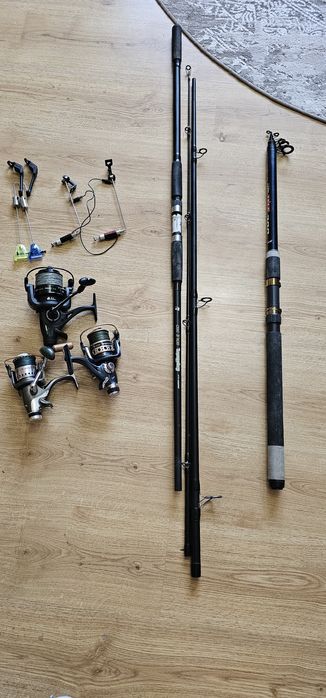 Удочка, карповик,  катушки, свингеры.