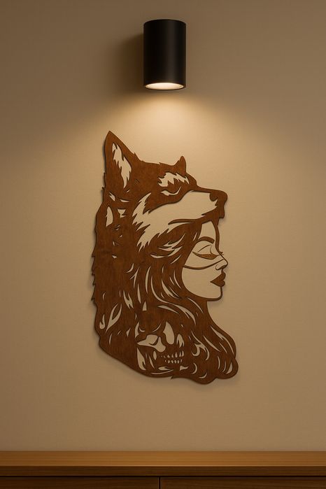Ozdoba na ścianę, kobieta i wilk. Elegancka