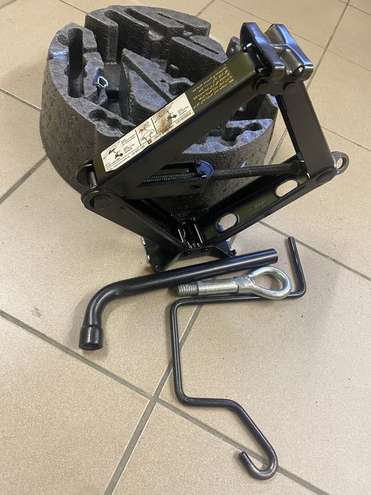 Домкрат Opel 13162852