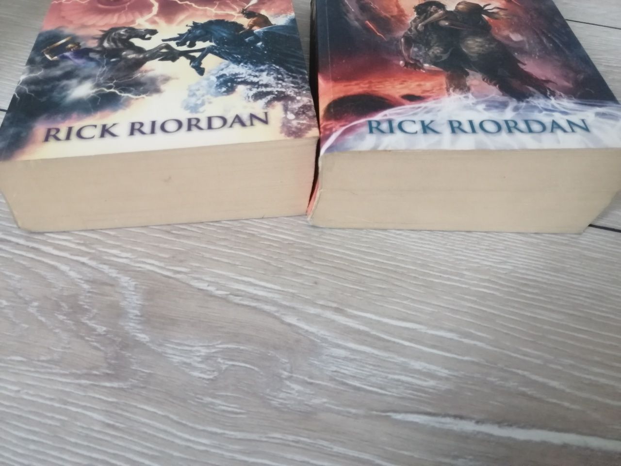 Znak Ateny Dom Hadesa Rick Riordan