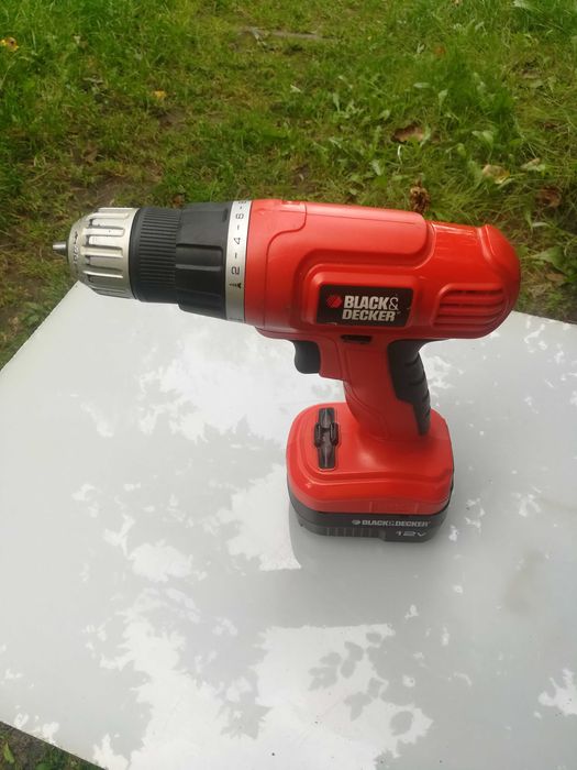 Продаю аккумуляторную дрель-шуруповерт " BLACK & DECKER EPC12 " 12В