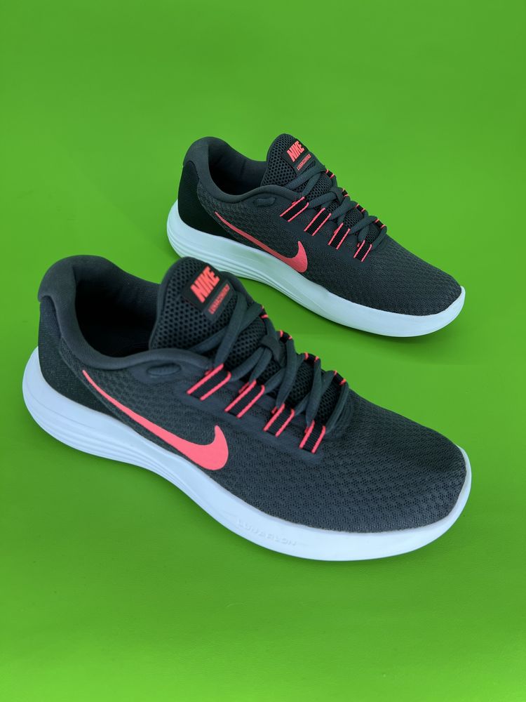 Жіночі кросівки для бігу 40р.Nike Lunarconverge 852469-002