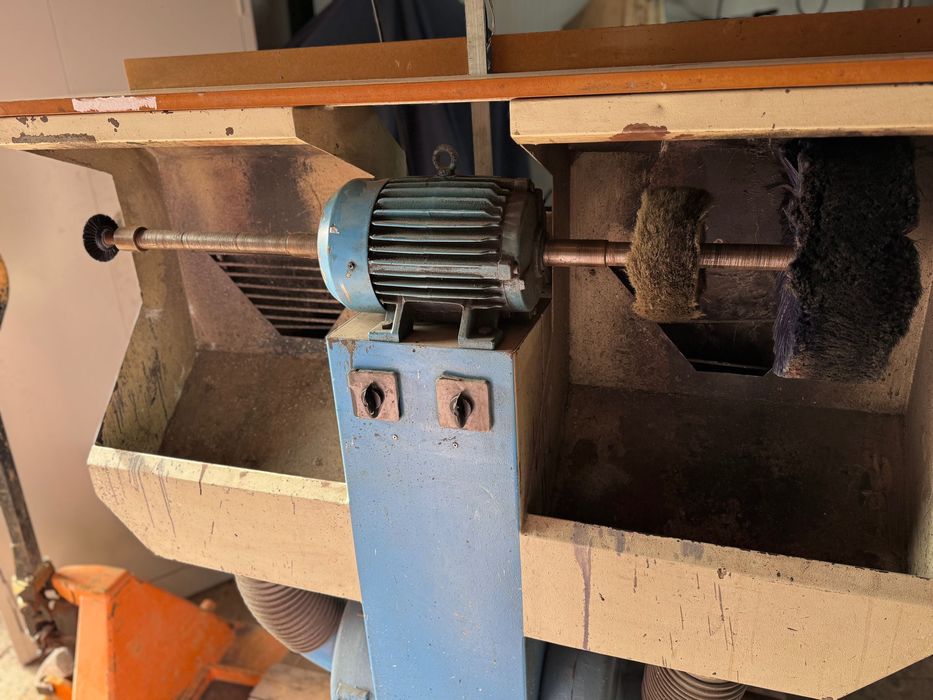 Esmeril trifásico com estratores