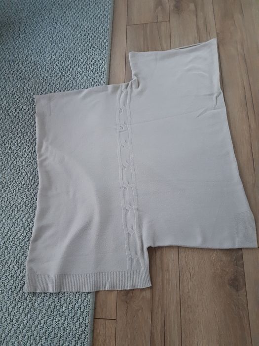 Bluzka z dzianiny, bezrękawnik.