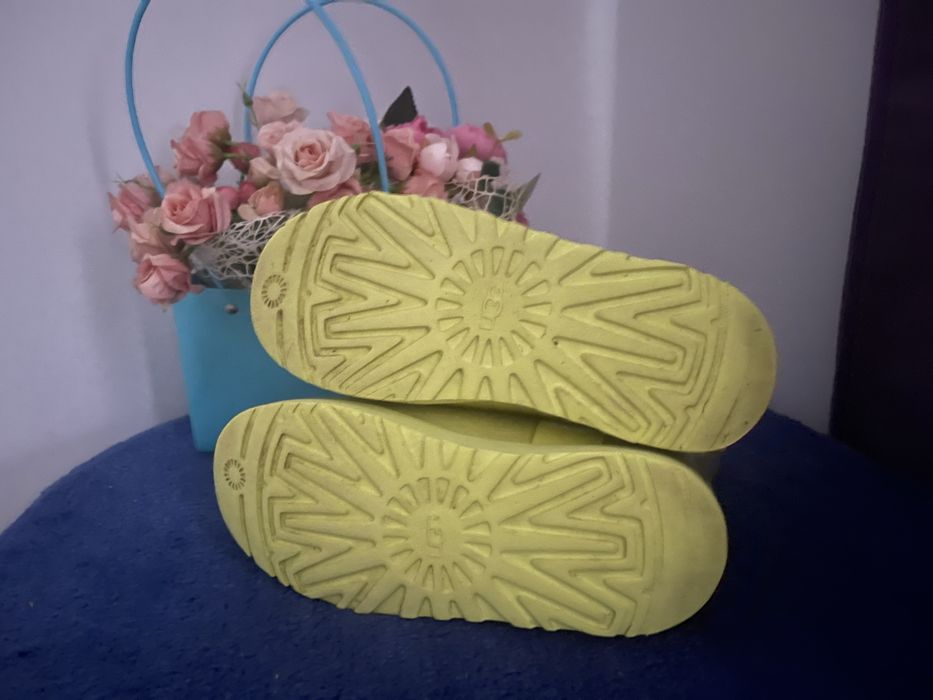 Продам чоботи Ugg Classic Clear Mini оригінал.