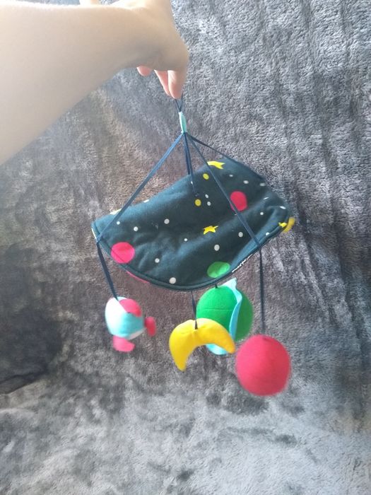 Zawieszka nad łóżeczko ikea