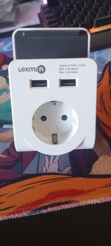Carregador com três entradas