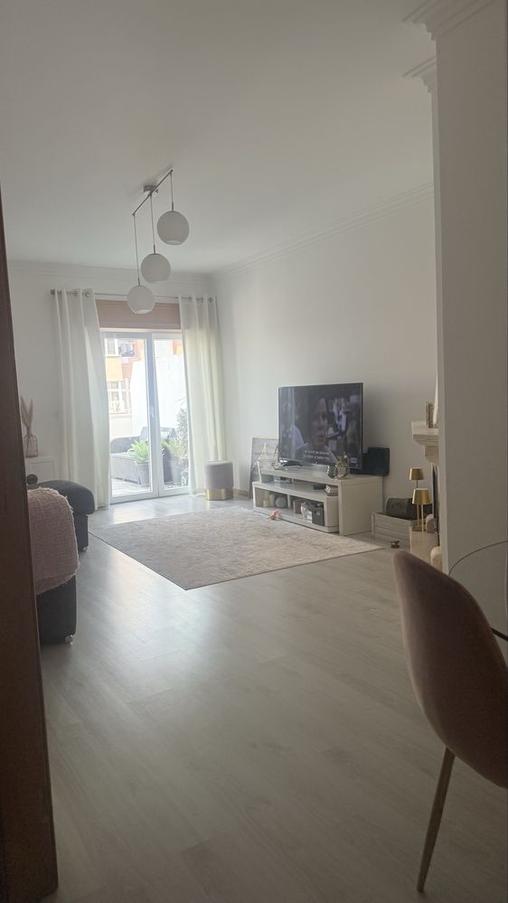 Apartamento t2 suite, com terraço louge  e um lugar parqueamento