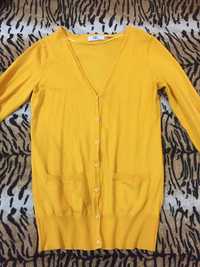 Кофта женская на пуговицах, ярко желтого цвета, размер 46. Длинная.