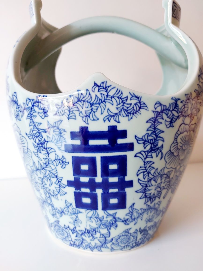 Jarra Floreira em porcelana chinesa pintaà mão em tons de azul