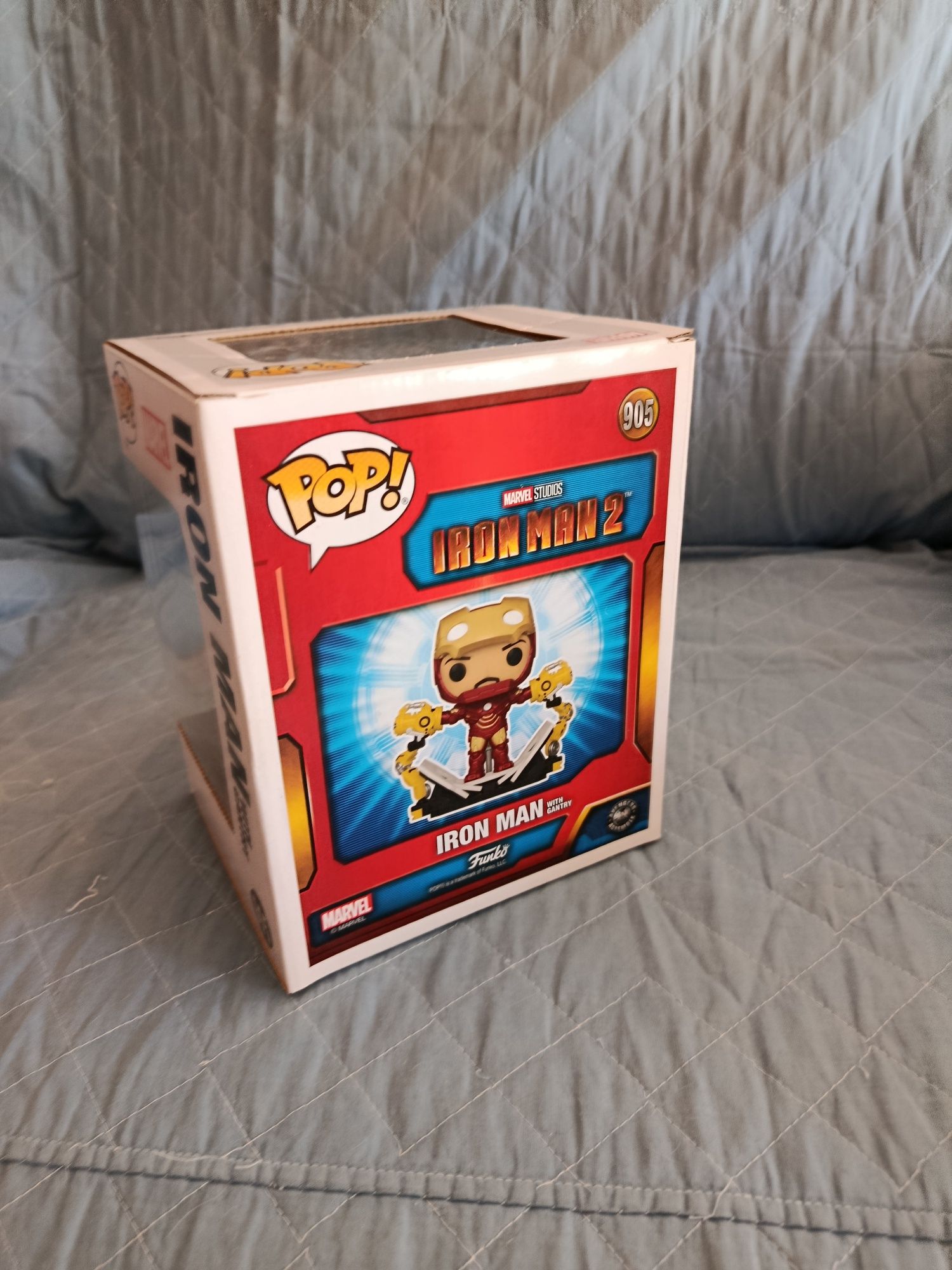 Funko Pop! Marvel: Iron Man with gantry - Glow in the Dark - PX Exclus