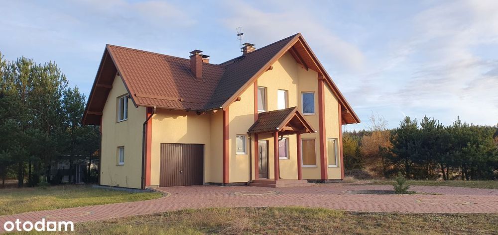 Dom pośród jezior i lasów