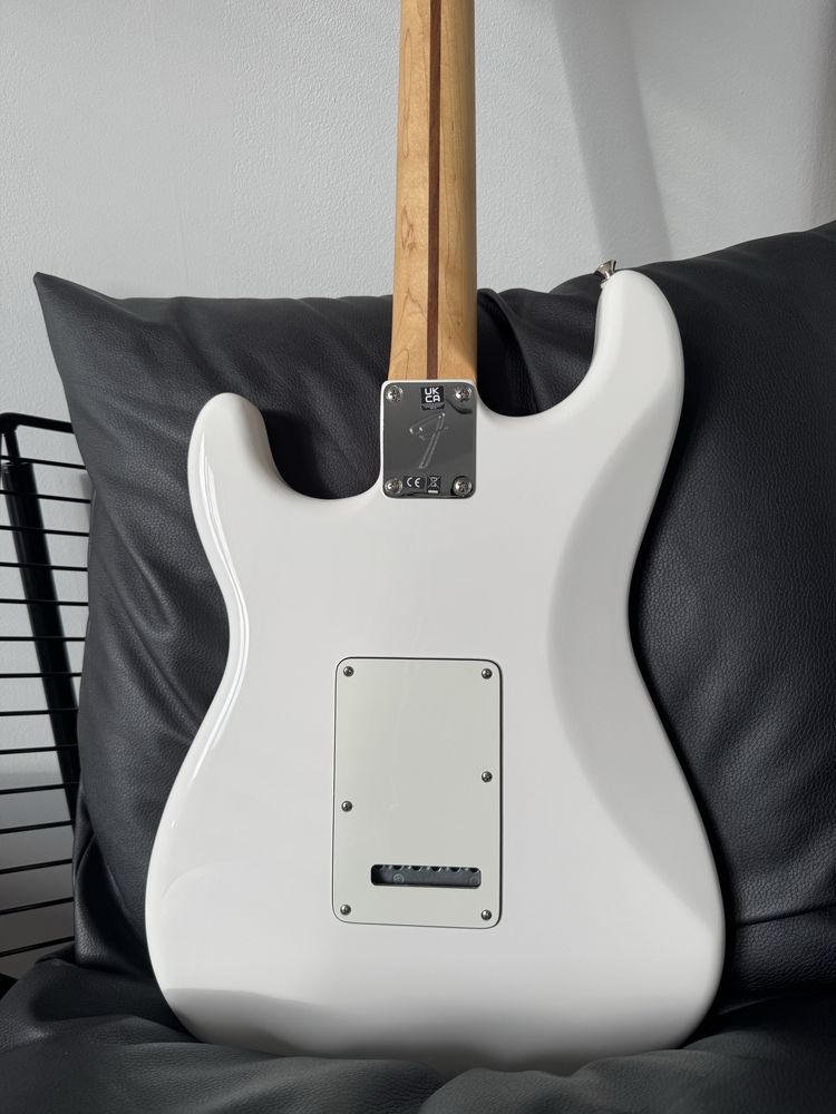 gitara elektryczna Fender Player Stratocaster HSS Polar White