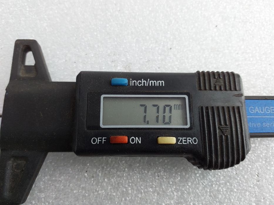 Pneu suplente SEAT Leon (1M1)