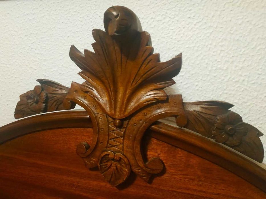 Cama solteiro romântica madeira nogueira maciça OFERTA do colchão