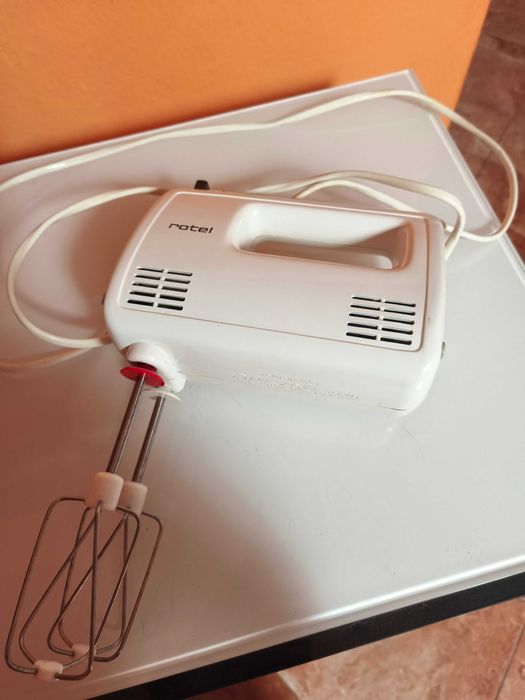 Robot cozinha (batedeira, amassadeira, liquidificador, varinha mágica)