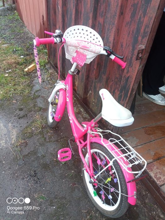 Ровер для дівчинки.