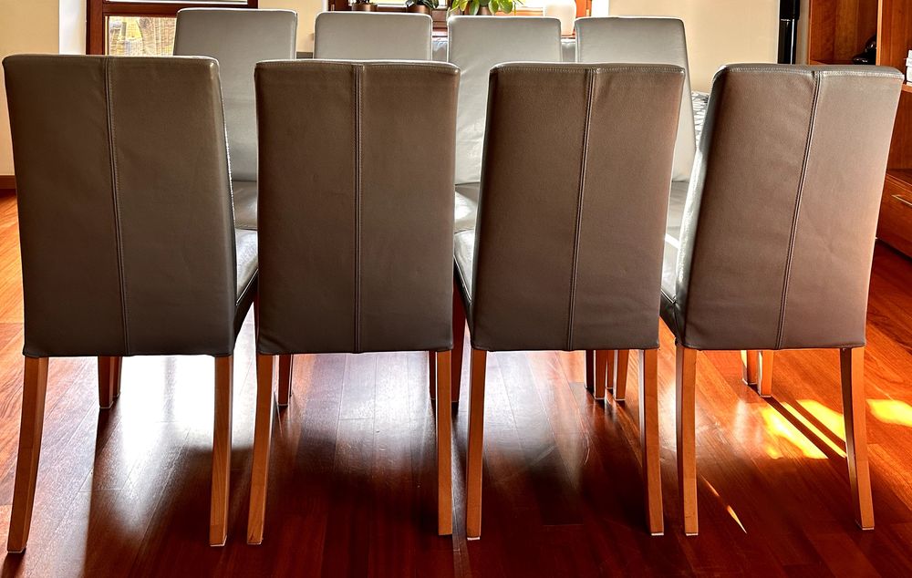 Zestaw mebli skórzanych do salonu - sofa/kanapa, puf i 8 krzeseł