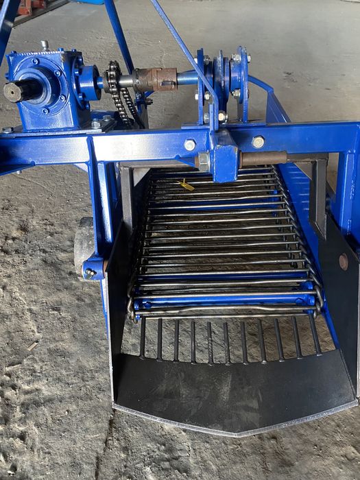 Транспортерна Картоплекопачка з рухомим ножем