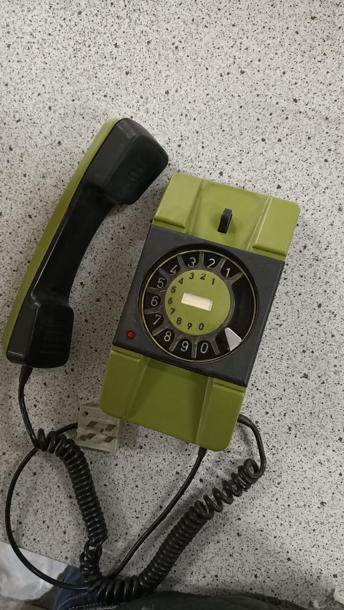 Telefon Bratek 1984