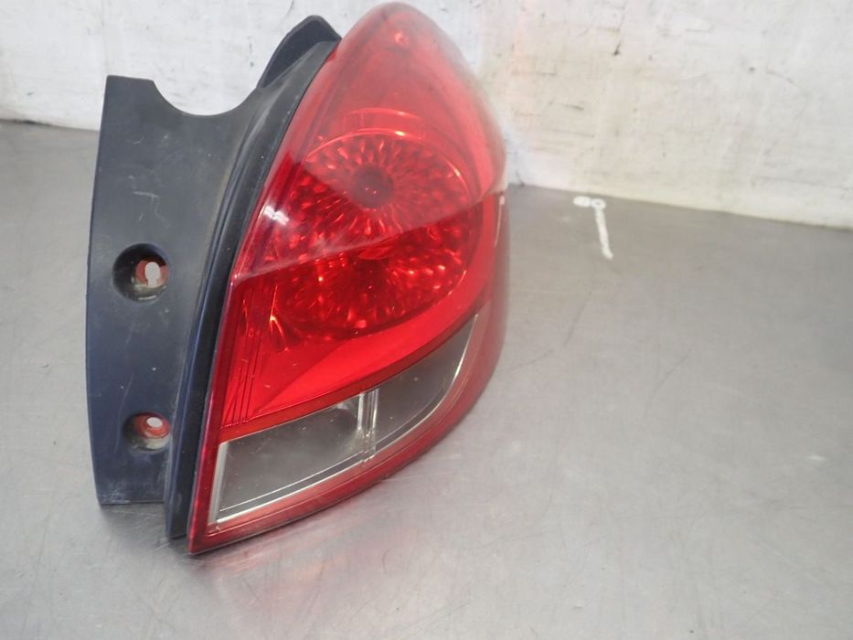 LAMPA PRAWA TYLNA RENAULT CLIO III LIFT 1.5
