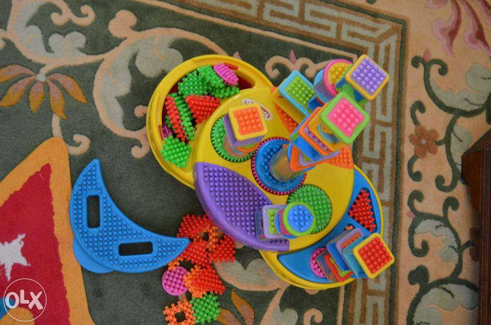 Стол-конструктор playskool Clipo Creativity Table и строительные кубик