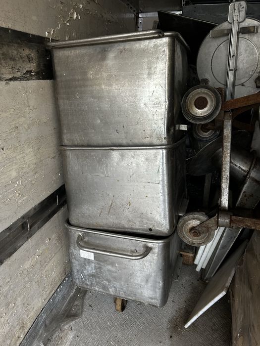 Sprzedam nierdzewne wanny muldy masarskie różne wymiary i rodzaje.