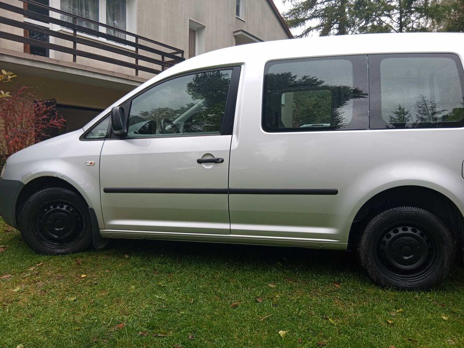 sprzedam samochód  vw Caddy 1,9 tdi 55kw  2010
