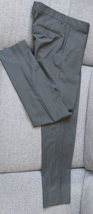 Spodnie s.Oliver eleganckie czarne ze srebrną nitką slim r.M