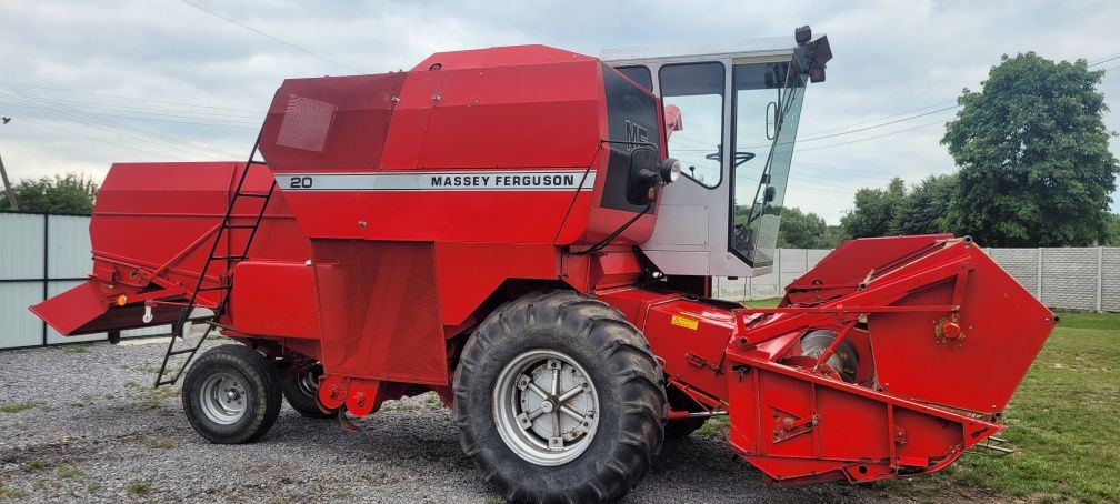 Комбайн Massey ferguson 20 з Фінляндії свіжо привезений