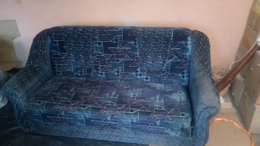 Продам диван у задовільному стані