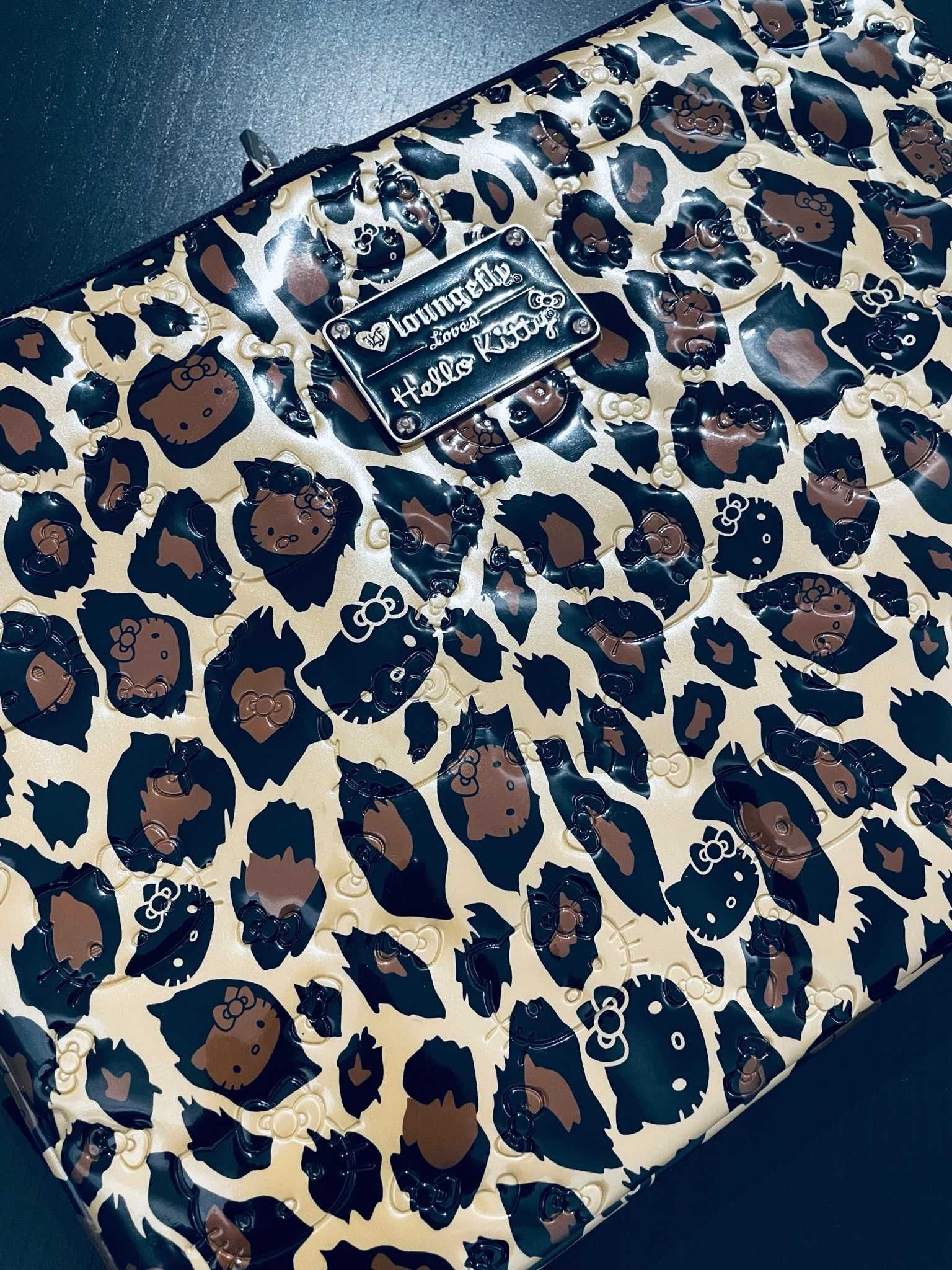 Bolsa de laptop Loungefly Hello Kitty Leopard Print 13 Polegadas