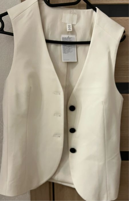 Продав желетку нову