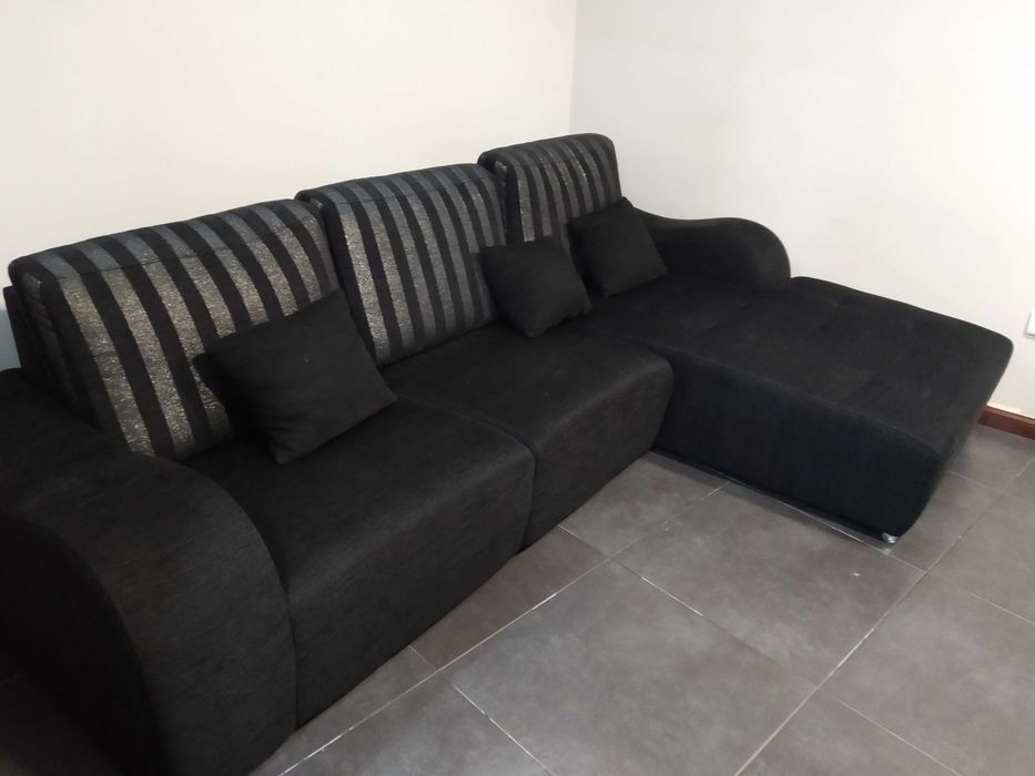 Novo Sofá chaise longue +2 puffs
