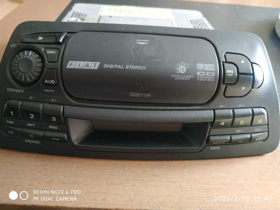 Vendo/troco auto radio fiat