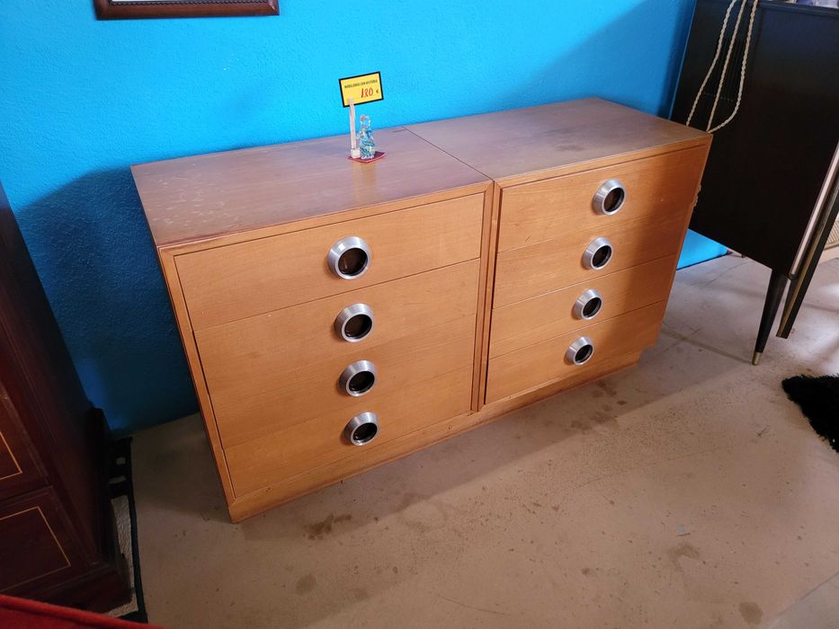 Cómoda vintage de 8 gavetas - Bom estado geral