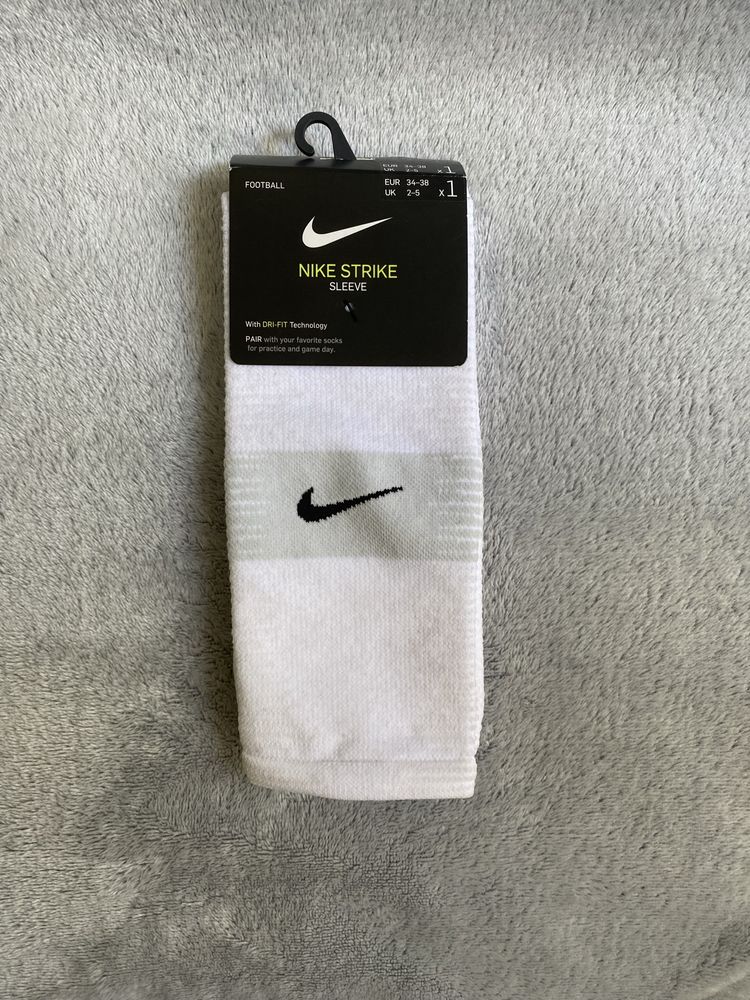 Тримачі для щитків Nike